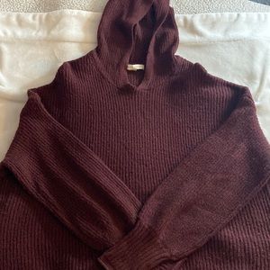Maroon XL knitted long sleeve with a hood